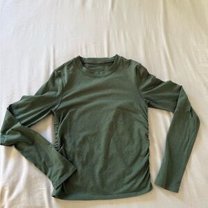 Vuori Green Long Sleeve Ruched Tee - Size S